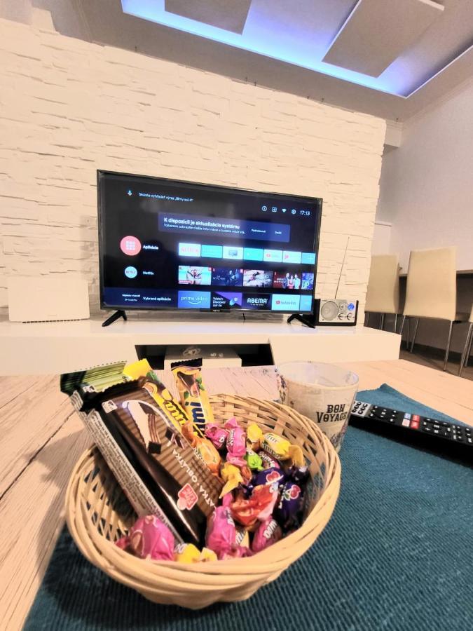 Velky Apartman 3 Bratislava Luaran gambar