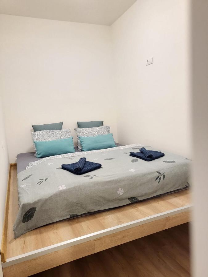 Velky Apartman 3 Bratislava Luaran gambar